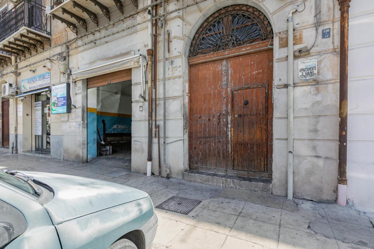 Ferienwohnung Corso Dei Mille Station Flat With Balcony Palermo Exterior foto